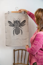 Load image into Gallery viewer, Sugarbag Bee - Handprinted Linen Tea Towel
