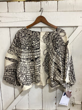 Load image into Gallery viewer, Dilly Bag &amp; Mat Making. Hand printed linen bolero
